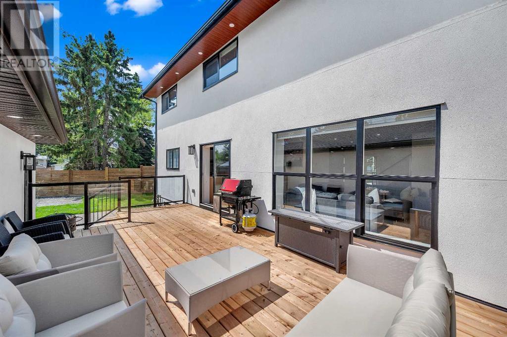 Single Family House for Sale in  Vauxhall Crescent NW Varsity Calgary 