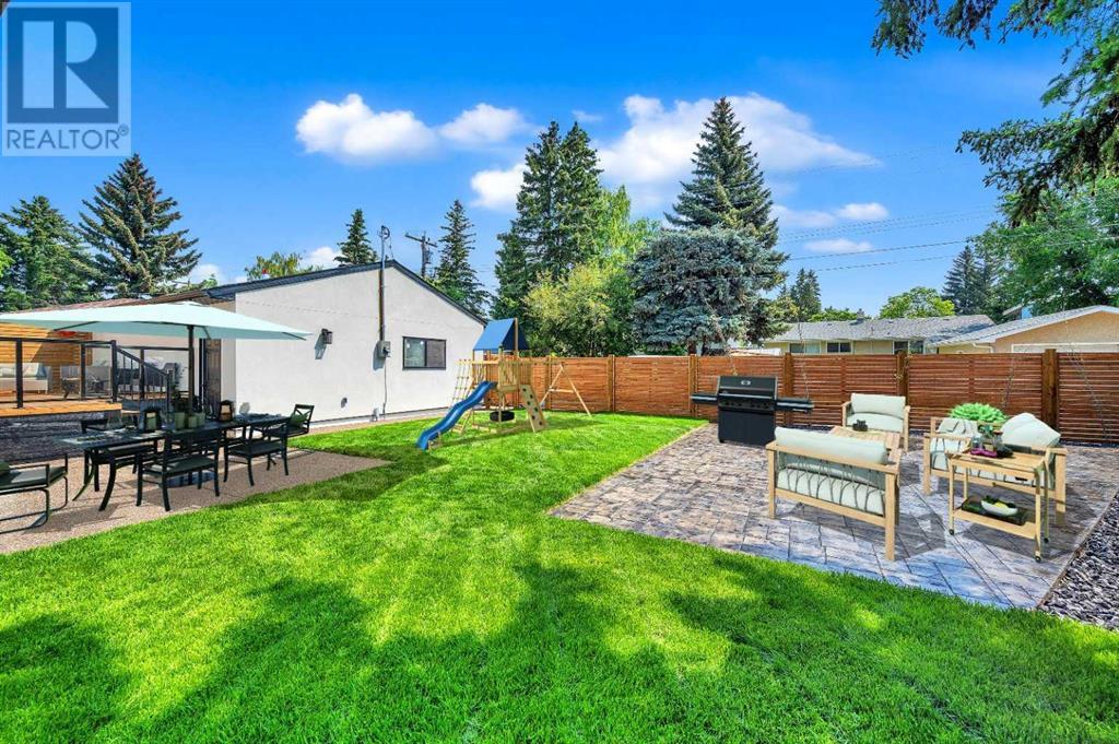 Single Family House for Sale in  Vauxhall Crescent NW Varsity Calgary 