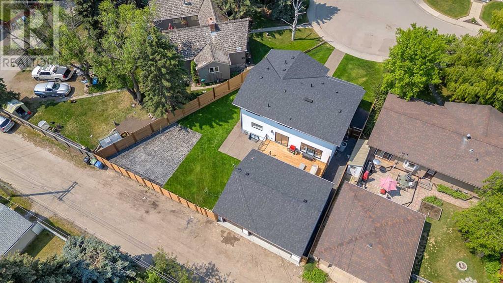 Single Family House for Sale in  Vauxhall Crescent NW Varsity Calgary 