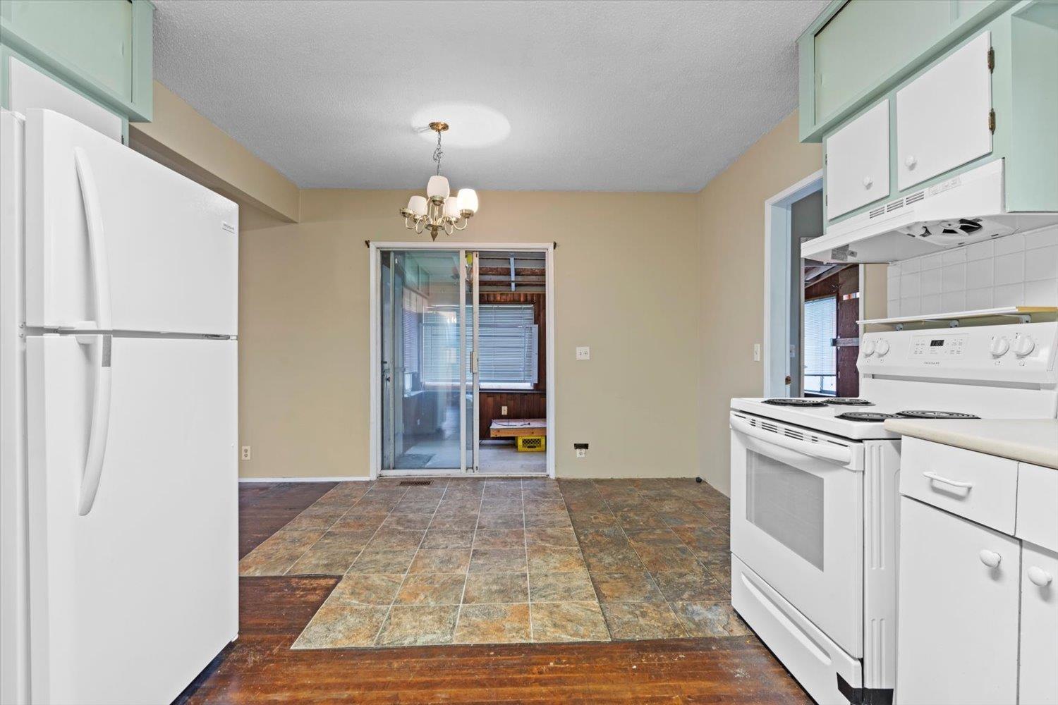 Photo 9 of 46195 Gore Avenue Chilliwack Proper East, Chilliwack BC