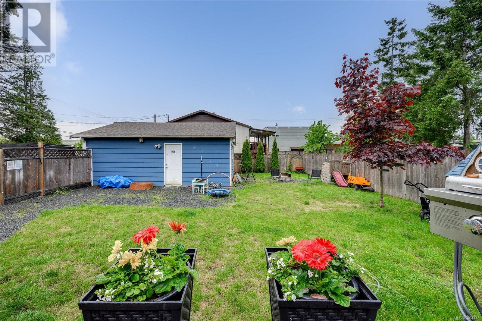 Photo 16 of 1013 Strathmore St, Nanaimo BC