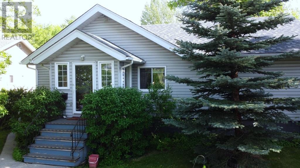 Photo 2 of 327 12 Avenue Nw, Calgary AB