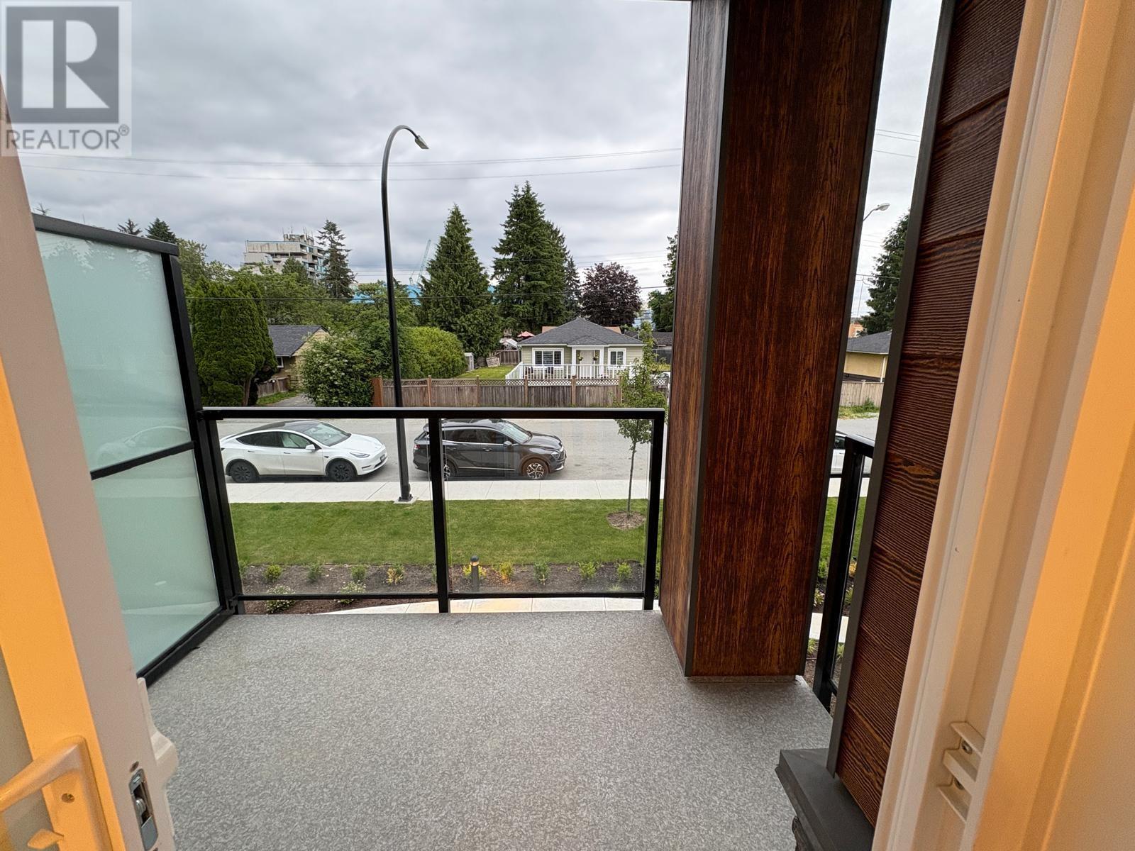 Photo 2 of 208 12109 223 Street, Maple Ridge BC