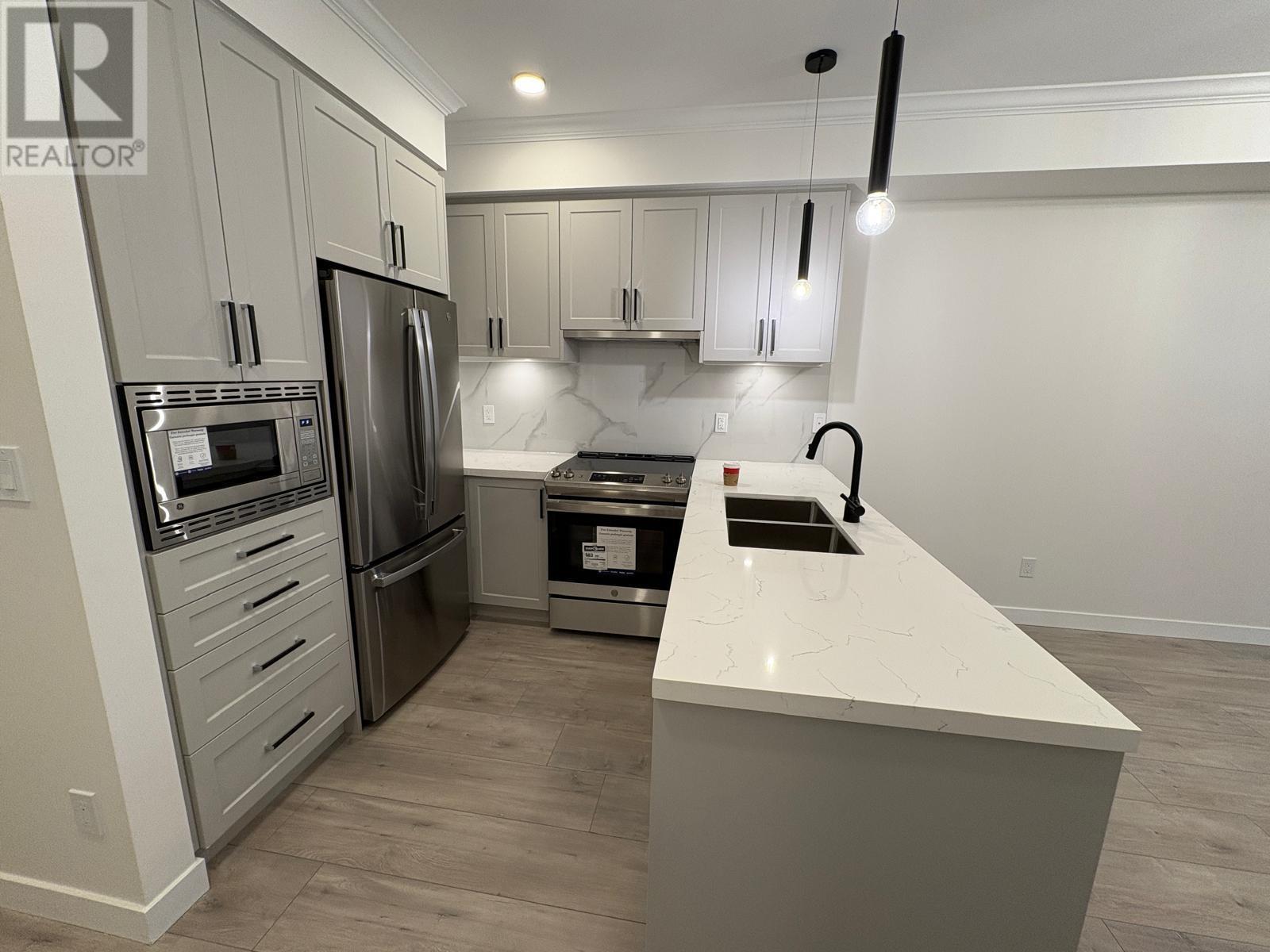 Photo 8 of 208 12109 223 Street, Maple Ridge BC