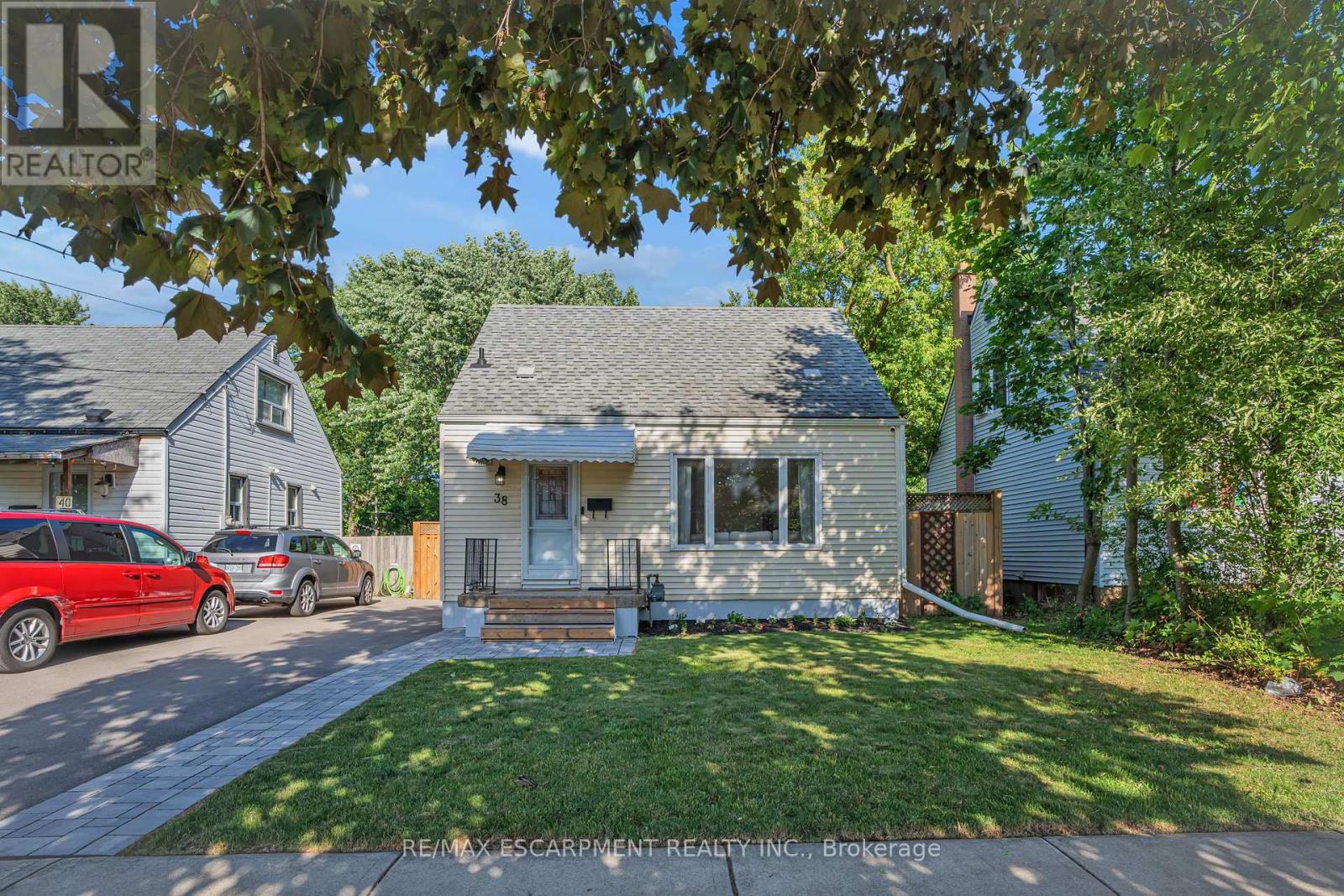 Photo 30 of 38 Eastvale Place, Hamilton ON