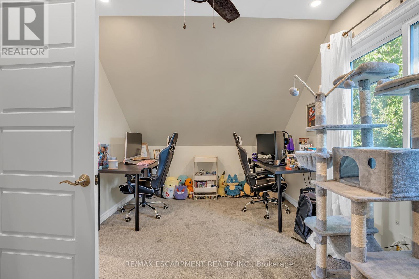 Photo 27 of 38 Eastvale Place, Hamilton ON