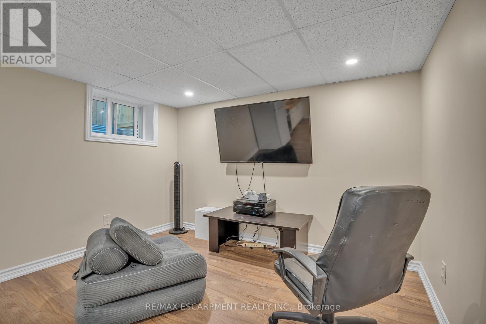 Photo 26 of 38 Eastvale Place, Hamilton ON