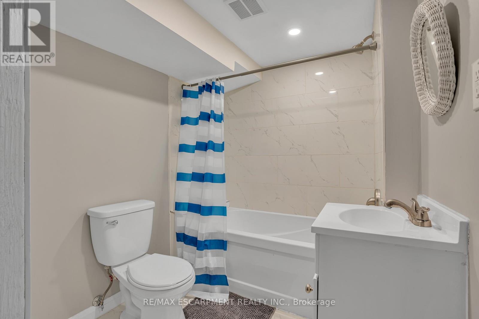 Photo 28 of 38 Eastvale Place, Hamilton ON