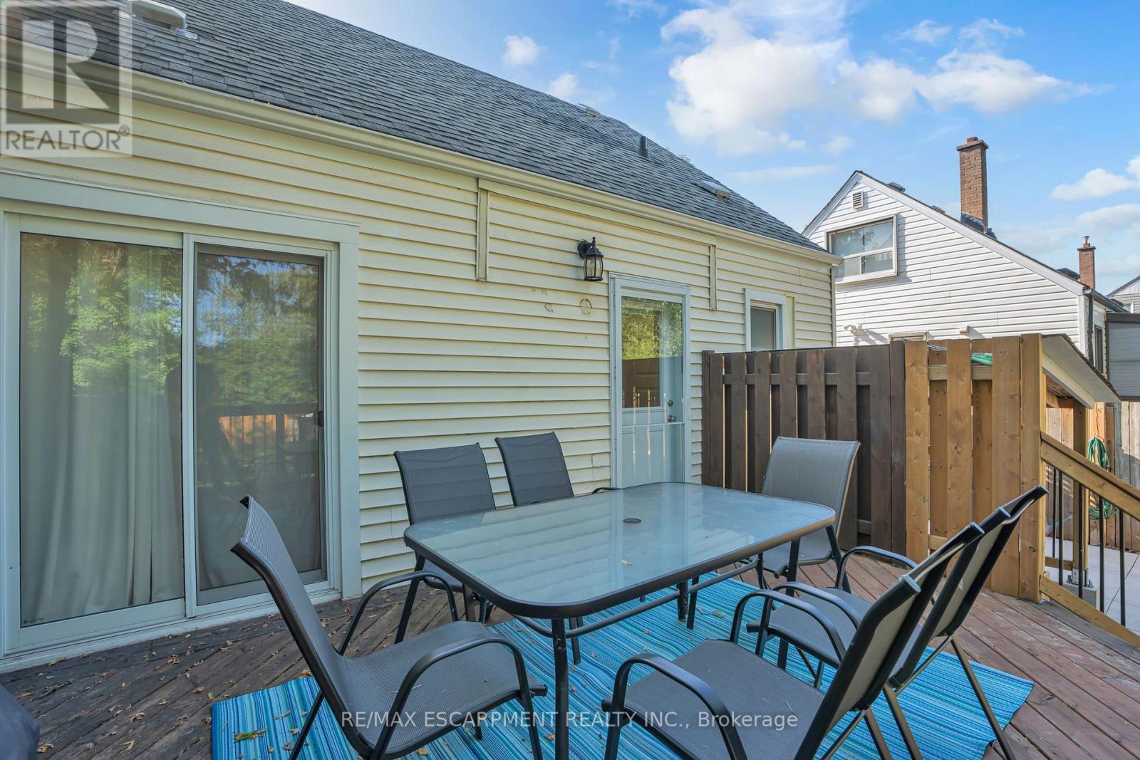 Photo 13 of 38 Eastvale Place, Hamilton ON