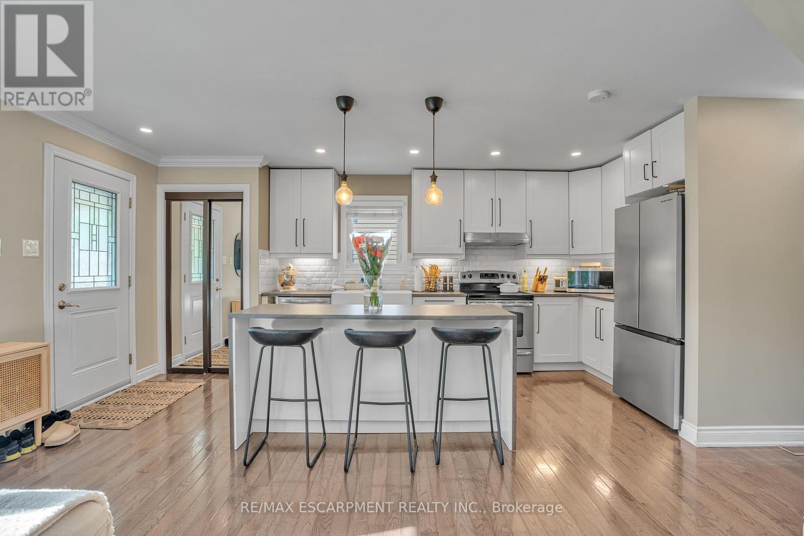 Photo 34 of 38 Eastvale Place, Hamilton ON