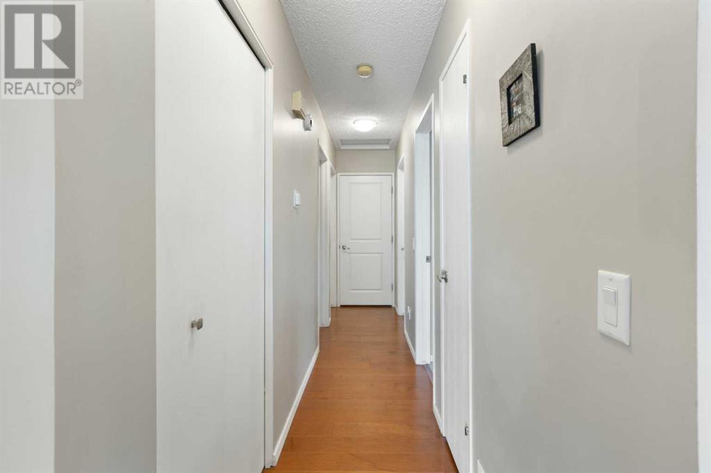 Single Family House Bi-level for Sale in  Sandstone Place NW Sandstone Valley Calgary 