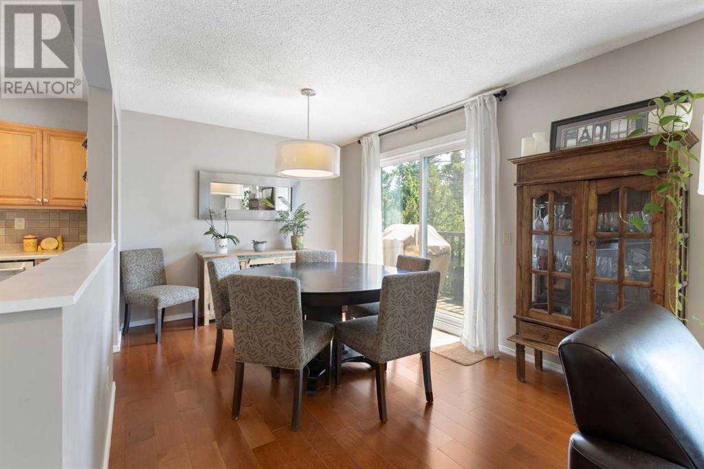 Single Family House Bi-level for Sale in  Sandstone Place NW Sandstone Valley Calgary 