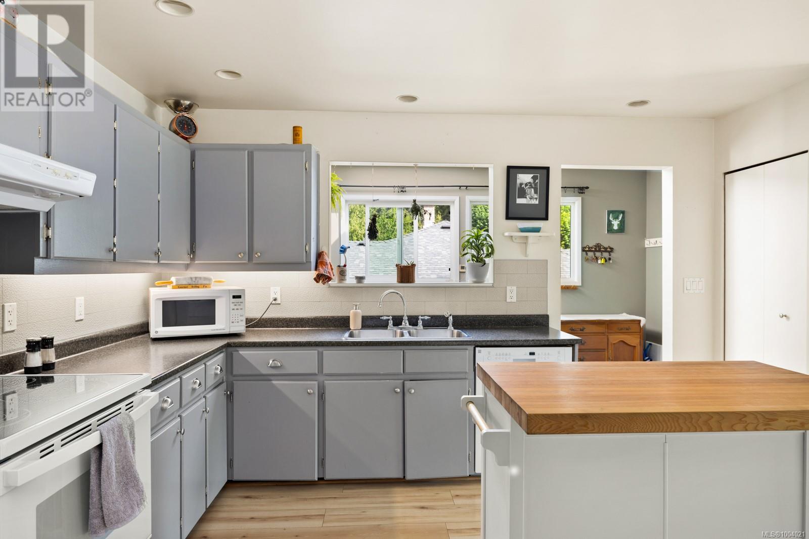 65 Somenos St N, Lake Cowichan