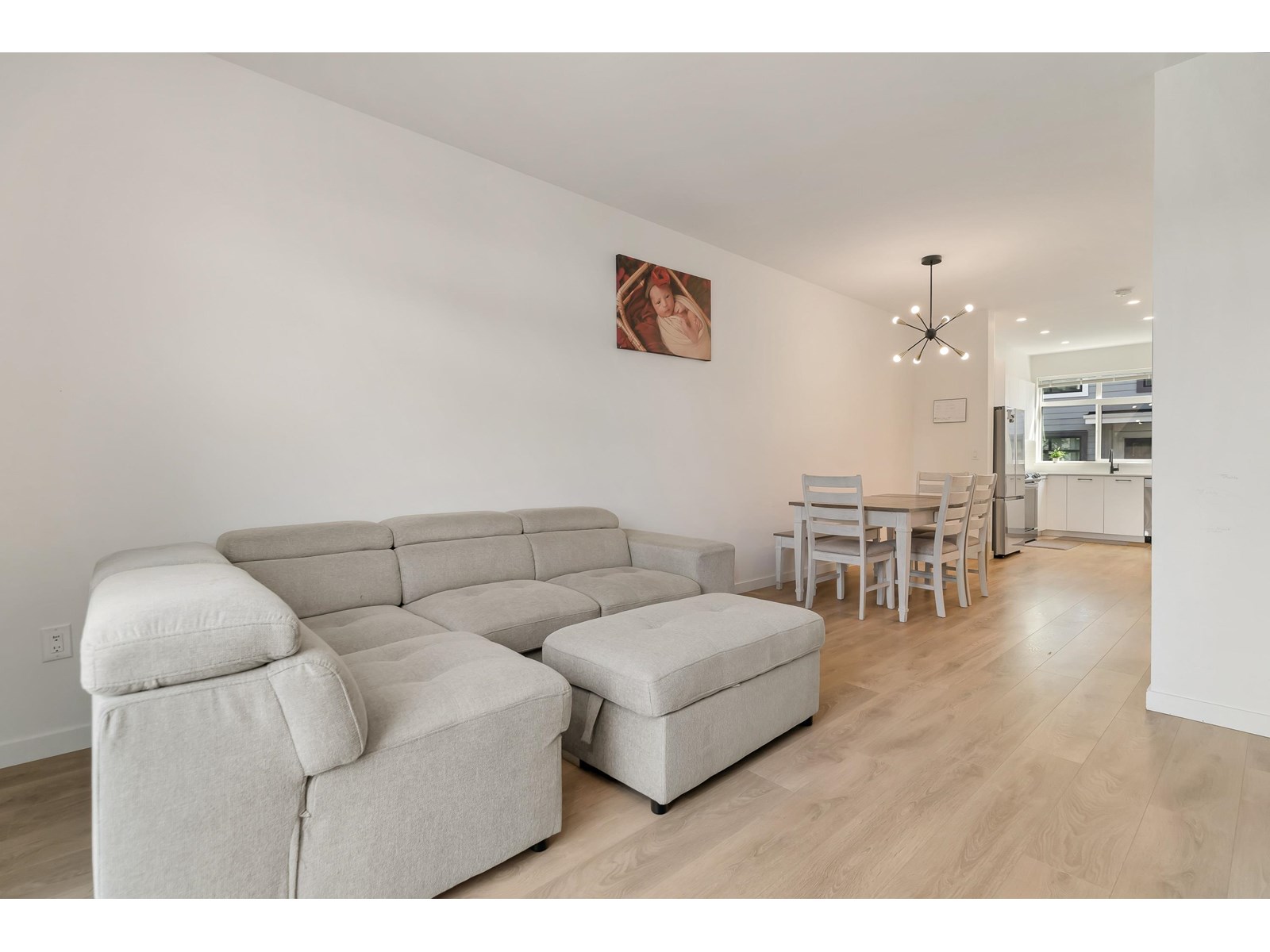 Photo 11 of 99 15235 Sitka Drive, Surrey BC