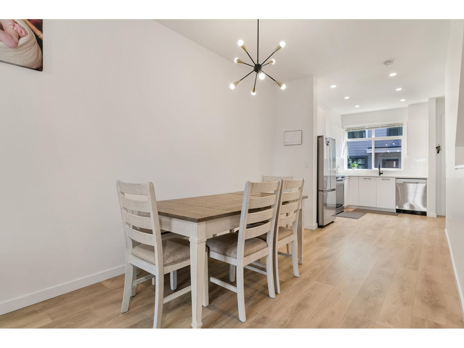 Photo 8 of 99 15235 Sitka Drive, Surrey BC