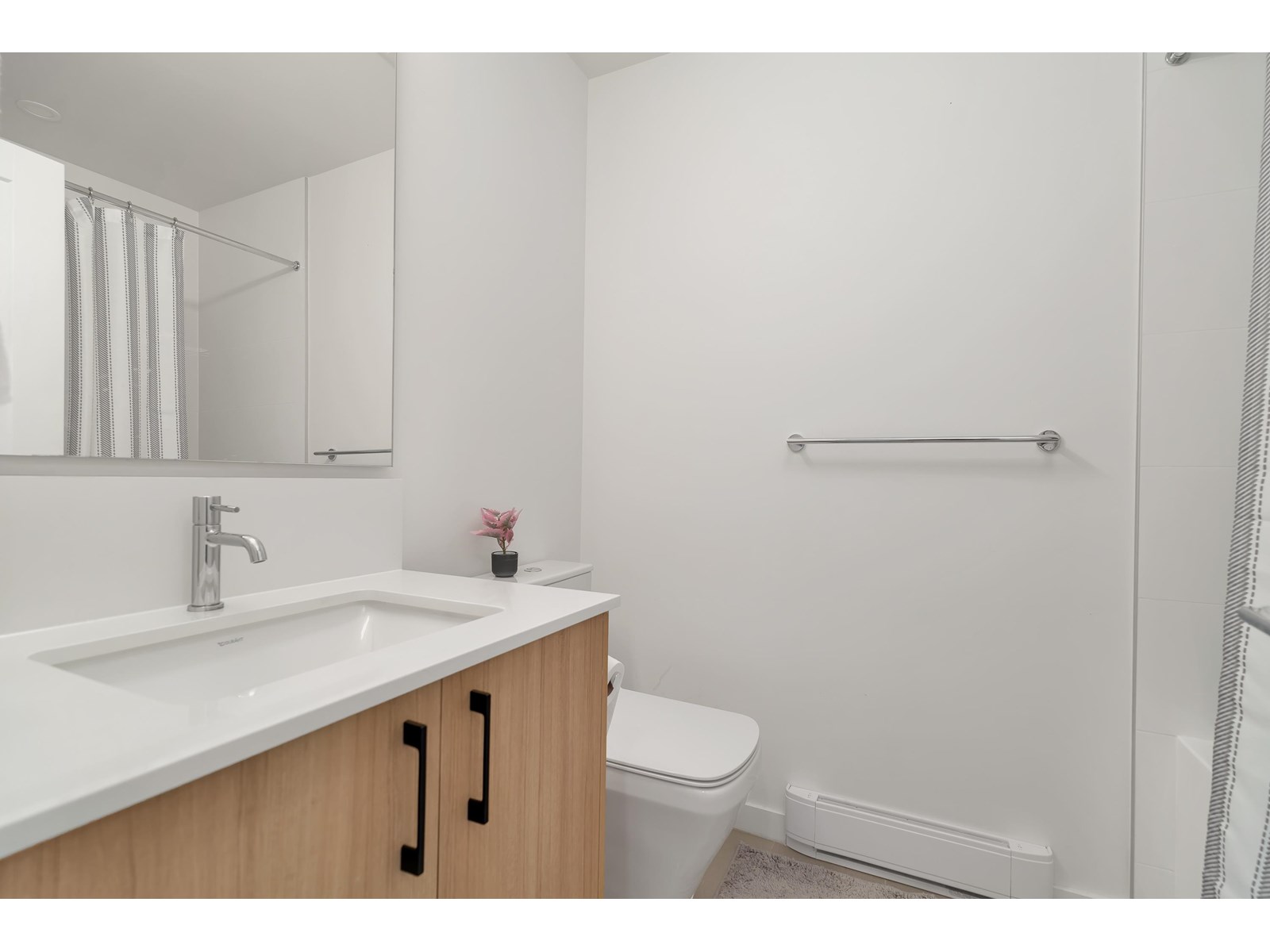 Photo 19 of 99 15235 Sitka Drive, Surrey BC