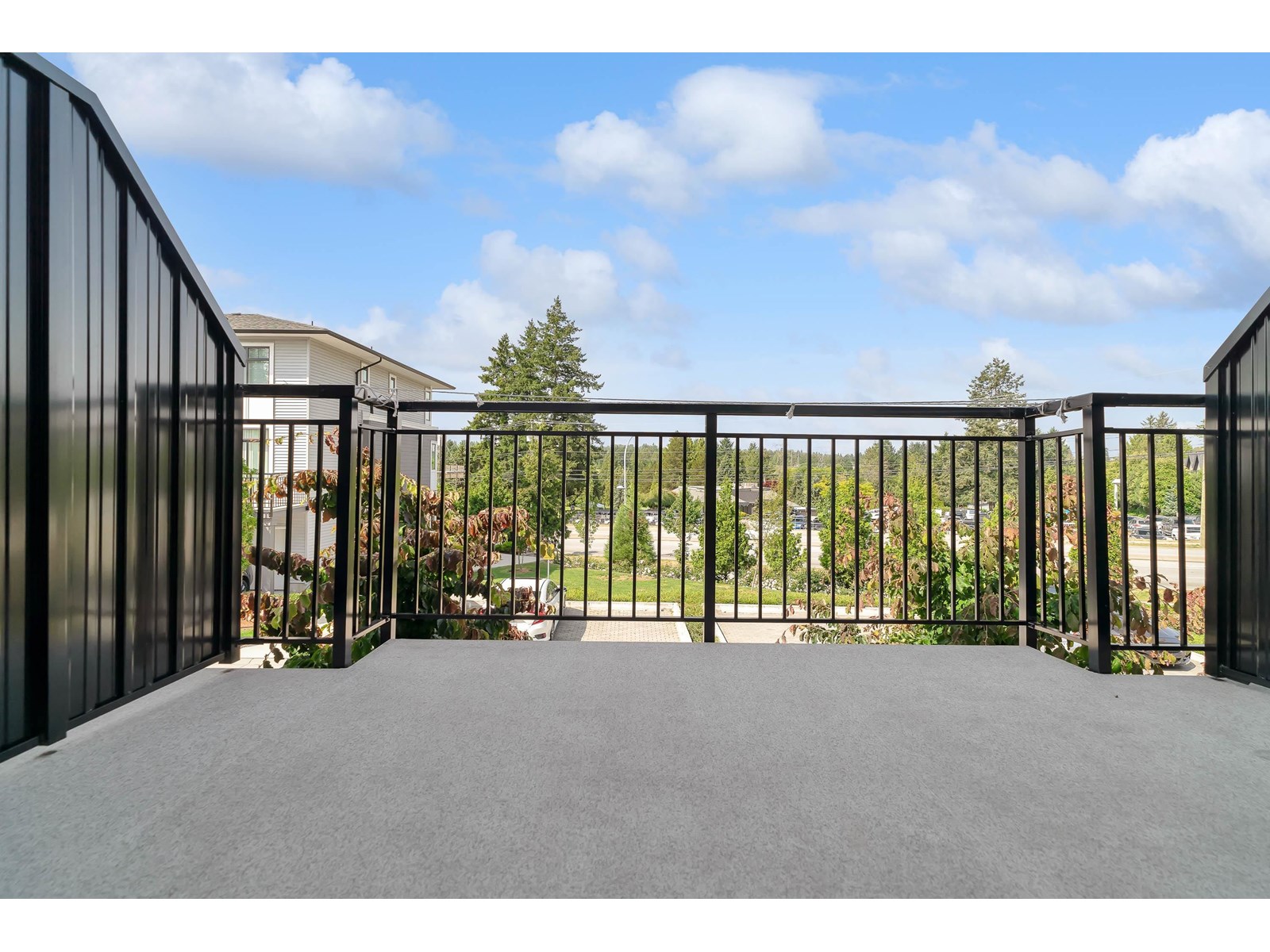 Photo 12 of 99 15235 Sitka Drive, Surrey BC