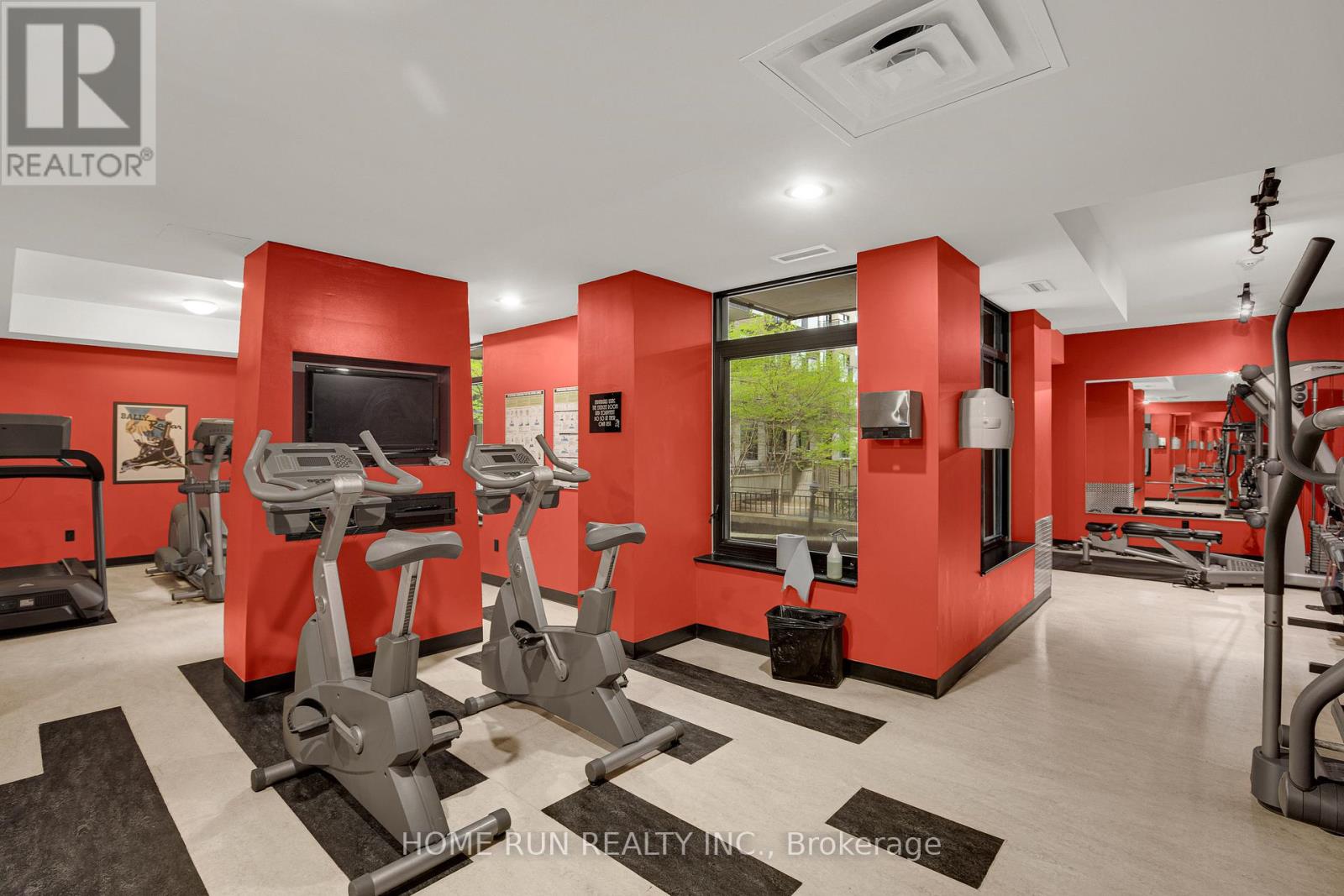 Photo 2 of 708 245 Kent Street, Ottawa ON