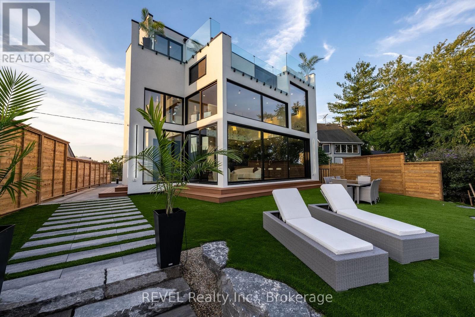 Photo 11 of 6 Firelane 11 A Street, Niagaraonthelake ON