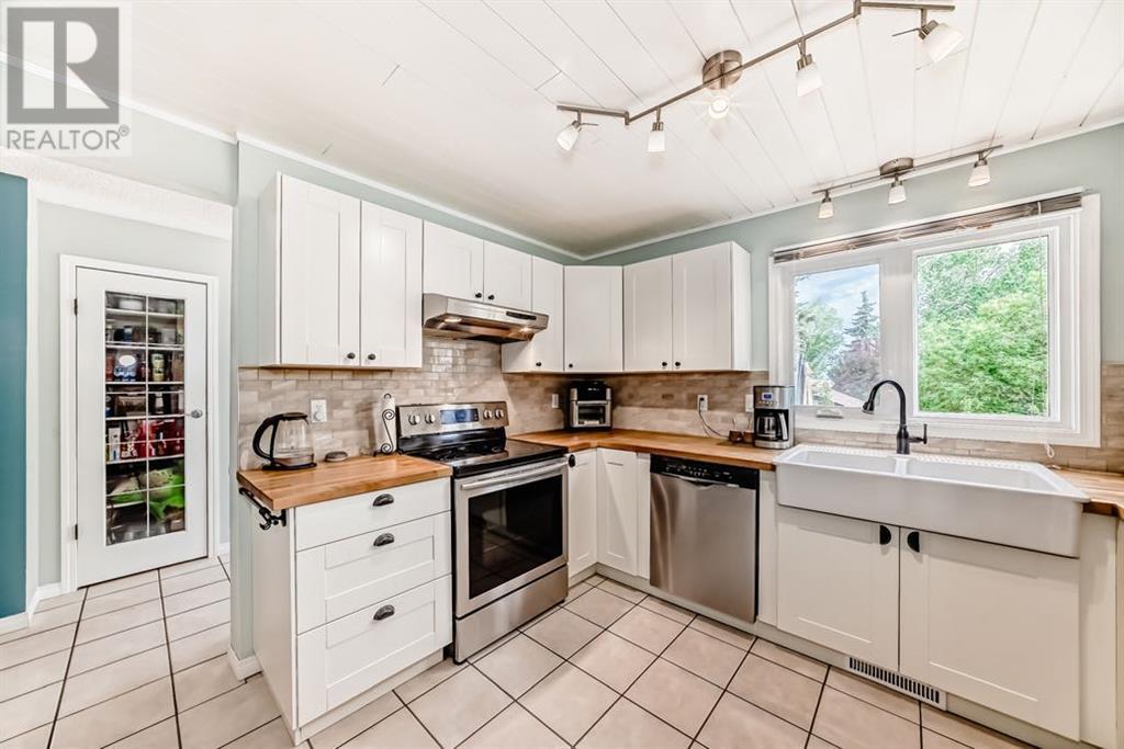 75 Hawkley Valley Road NW, Calgary, Alberta