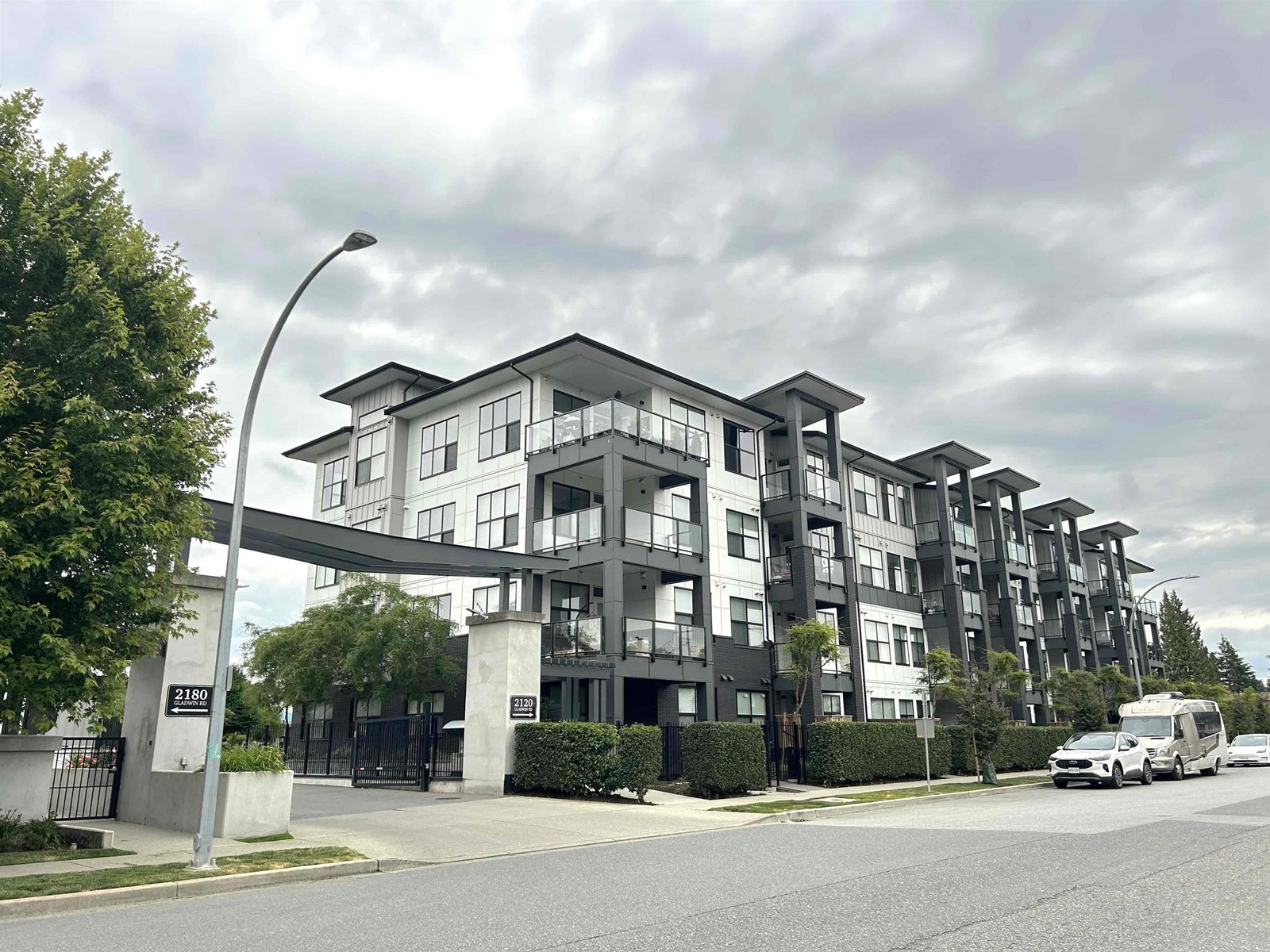 Photo 1 of 209 2120 Gladwin Road, Abbotsford BC