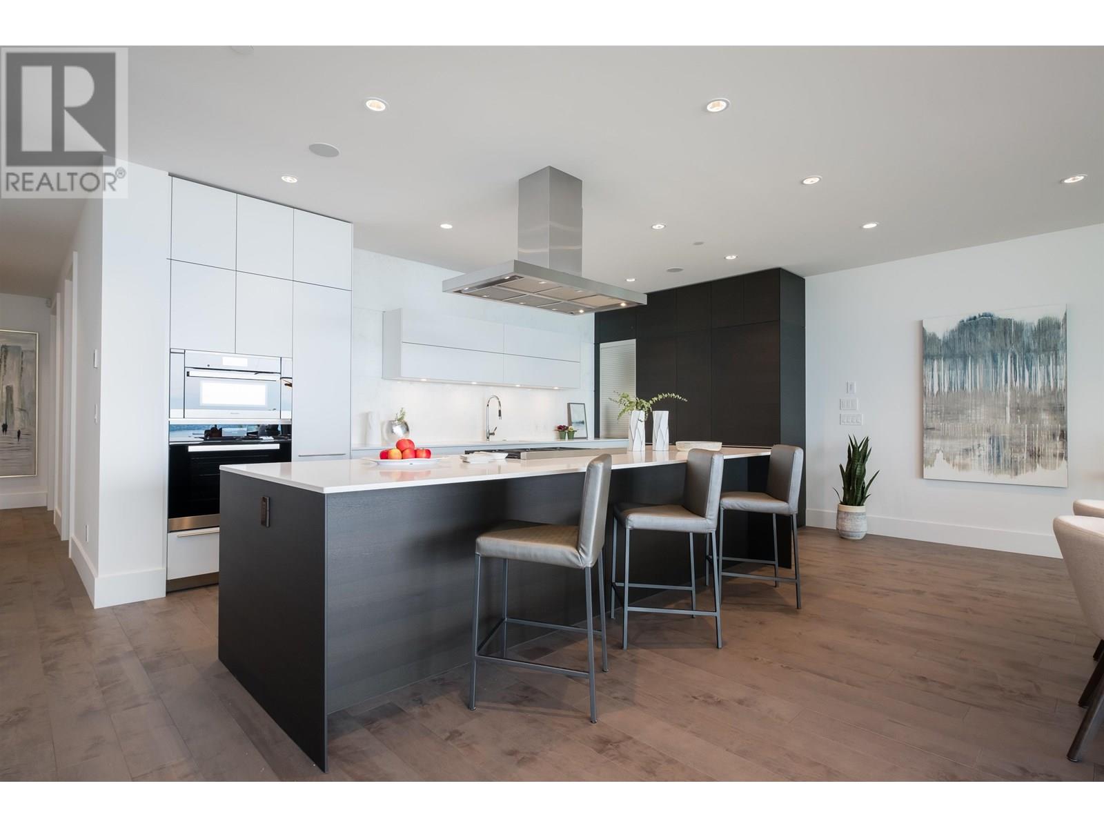 302 2958 BURFIELD PLACE, West Vancouver