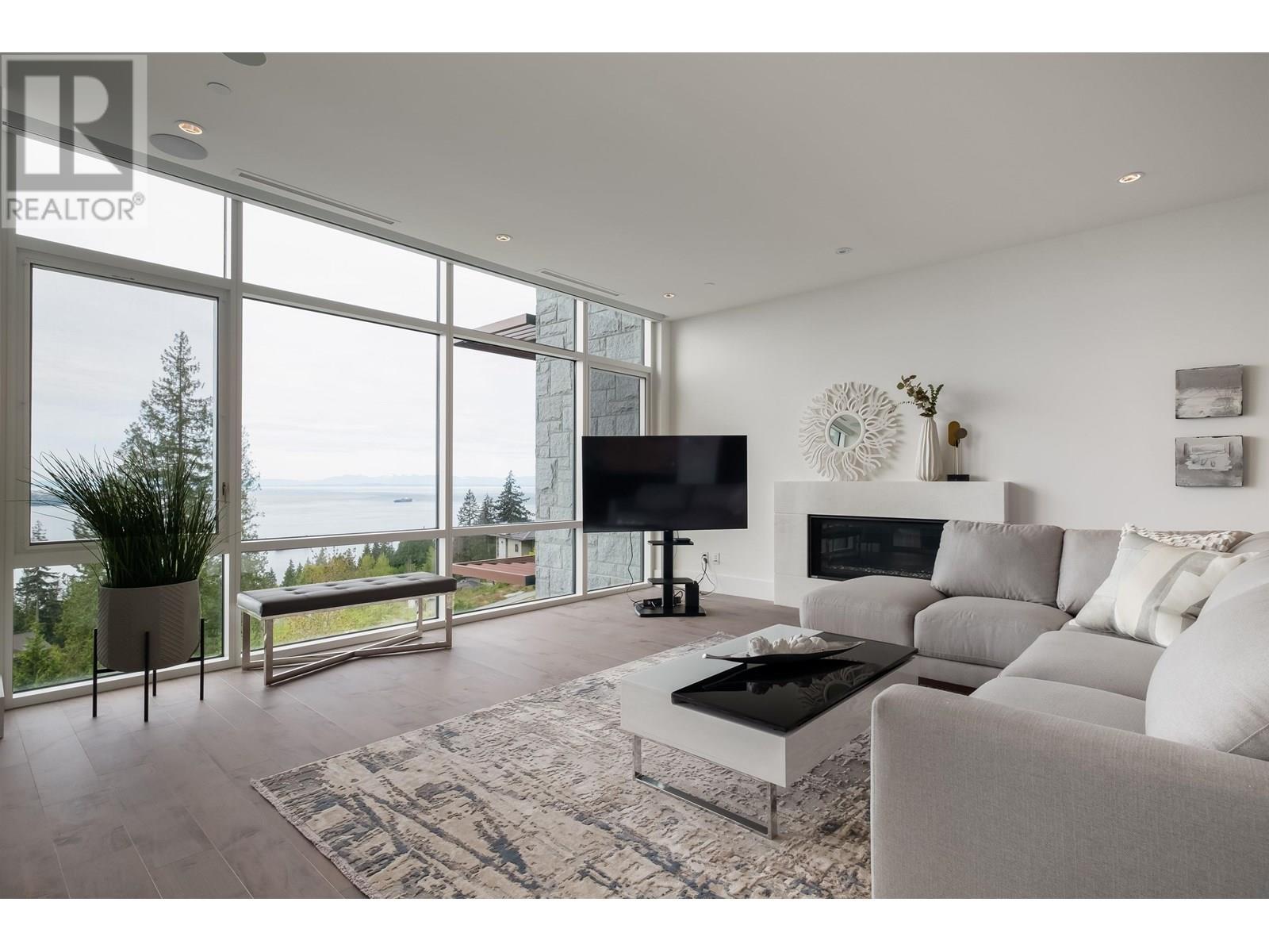 302 2958 BURFIELD PLACE, West Vancouver
