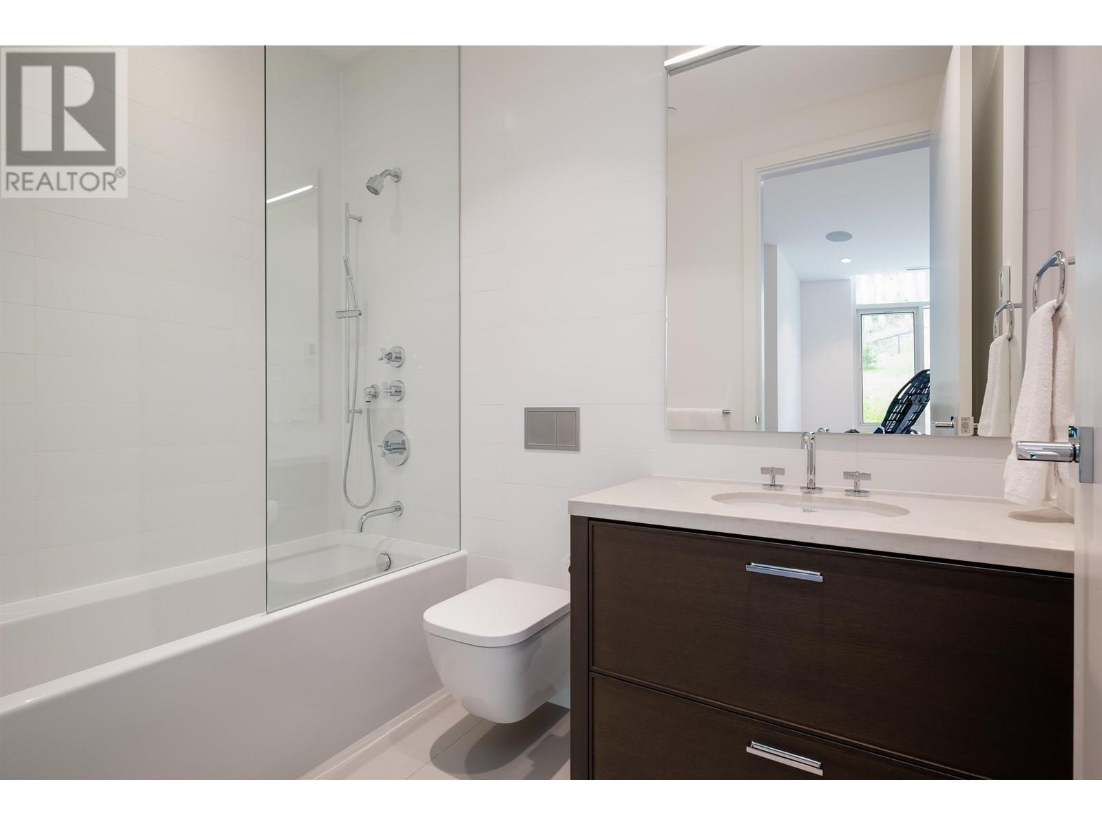 302 2958 BURFIELD PLACE, West Vancouver