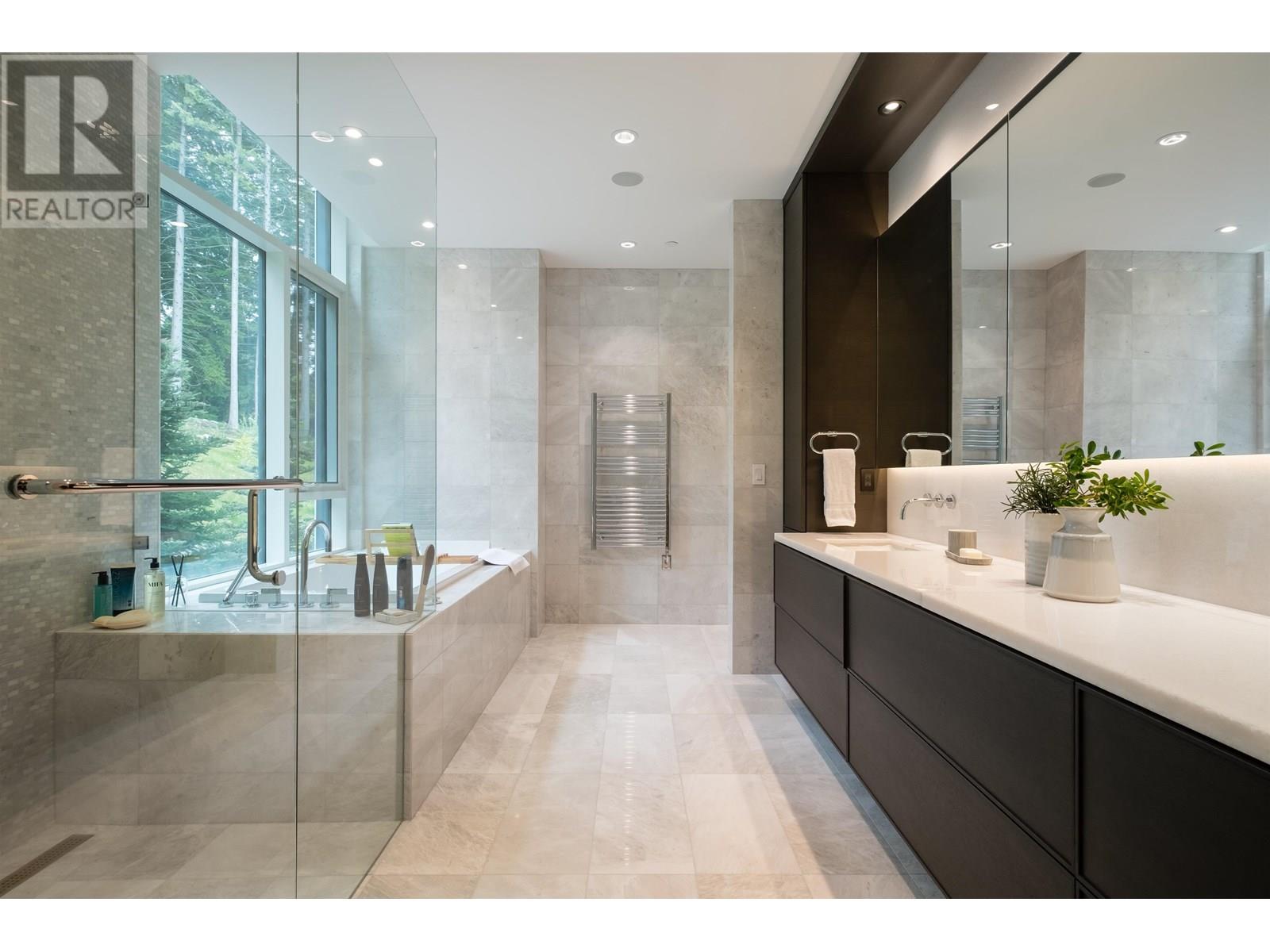 302 2958 BURFIELD PLACE, West Vancouver