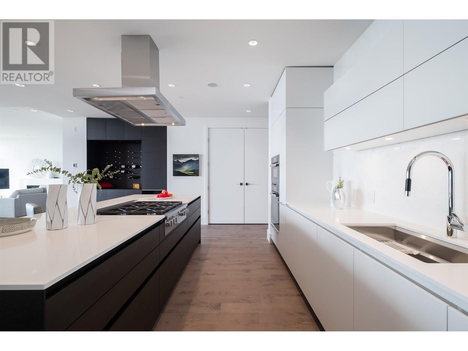 302 2958 BURFIELD PLACE, West Vancouver