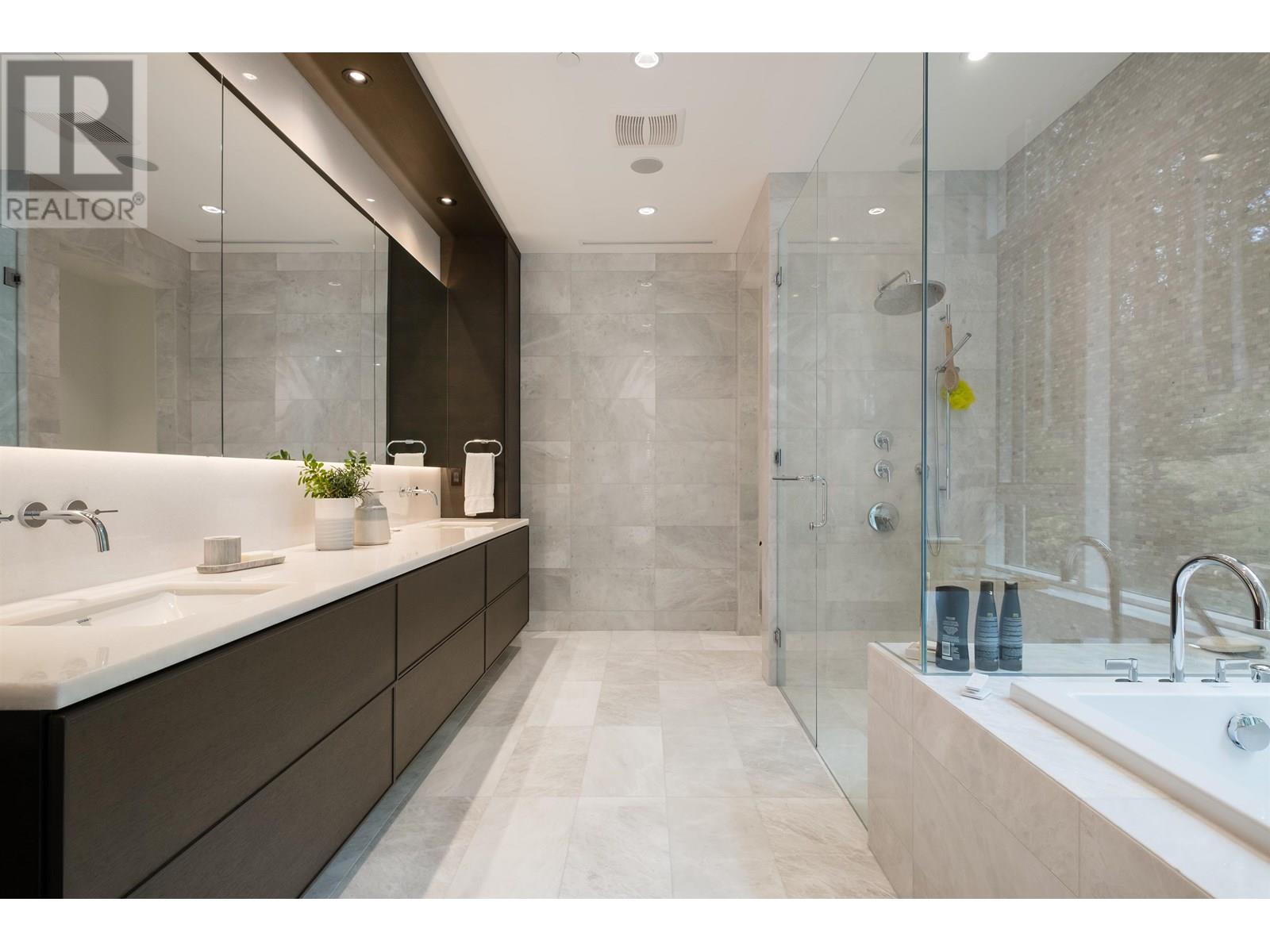 302 2958 BURFIELD PLACE, West Vancouver