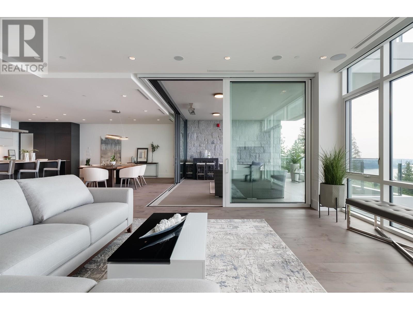 302 2958 BURFIELD PLACE, West Vancouver