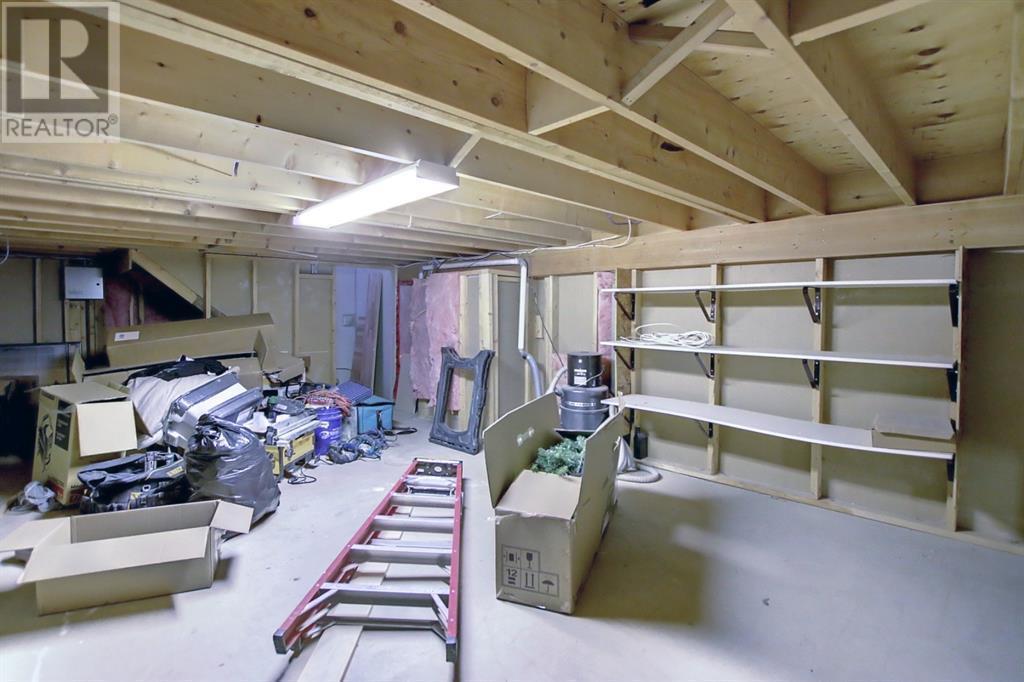 Single Family House Bi-level for Sale in  Berkley Drive NW Beddington Heights Calgary 
