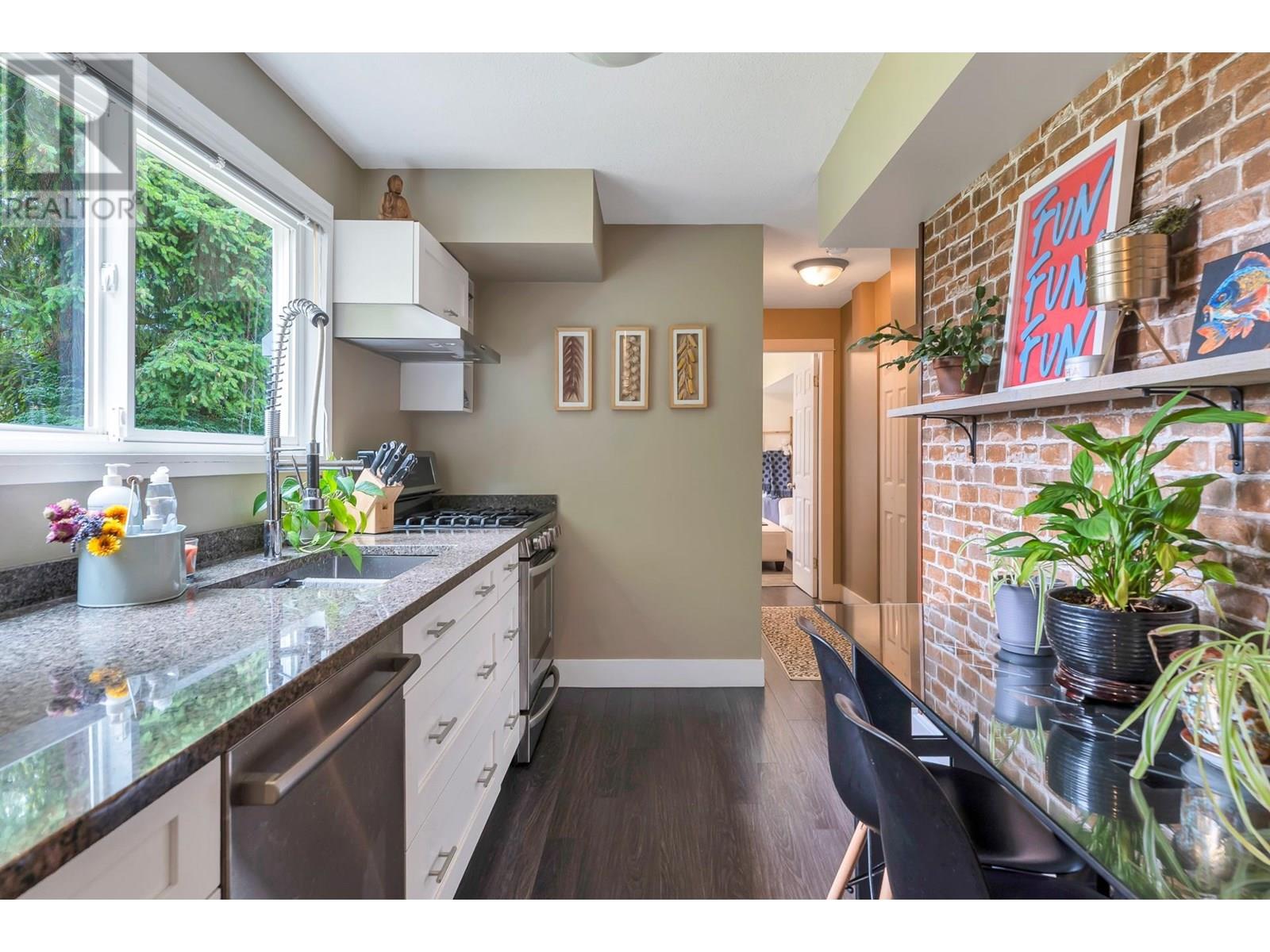 5029 6 Avenue, Delta