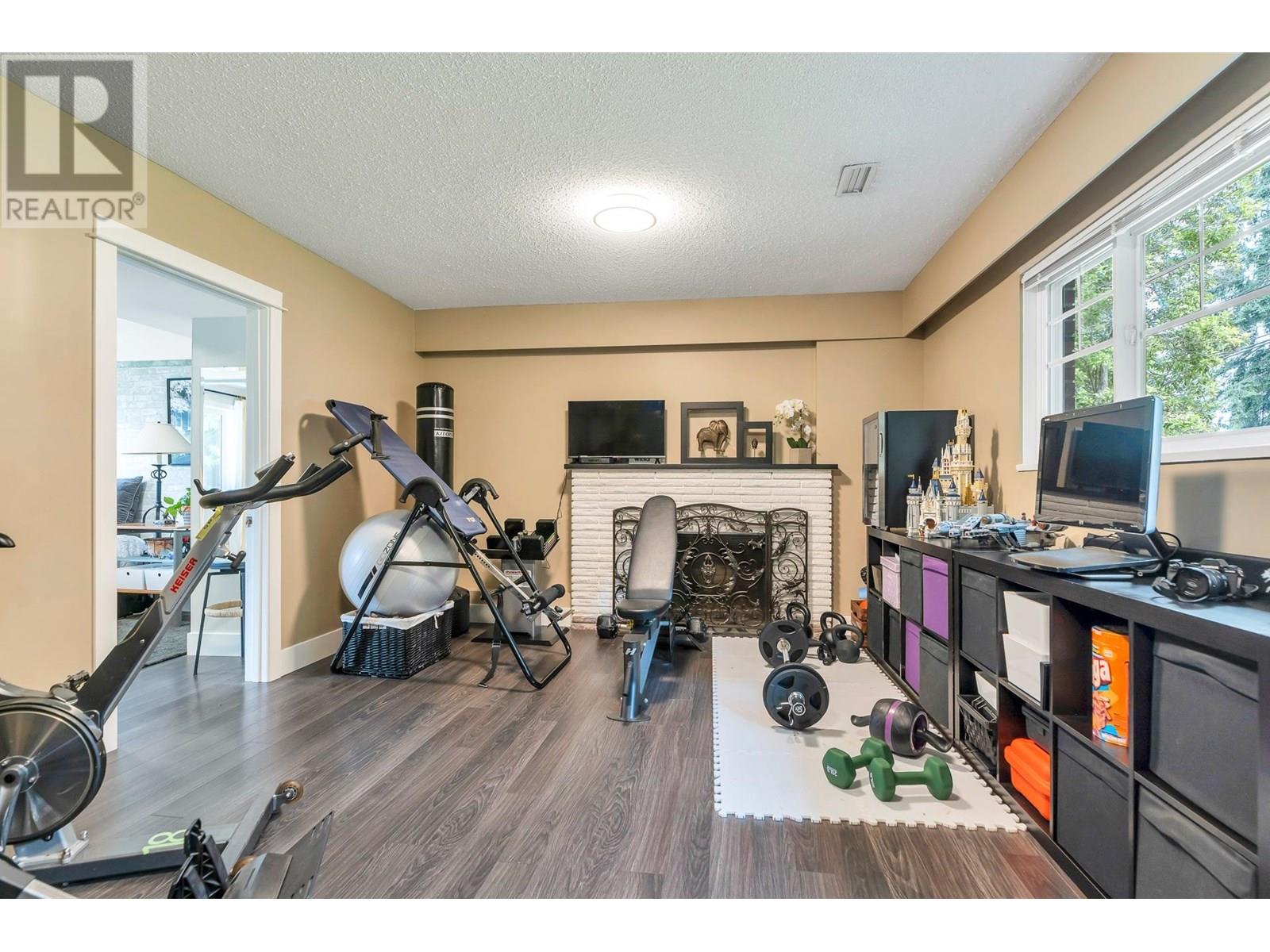 5029 6 Avenue, Delta