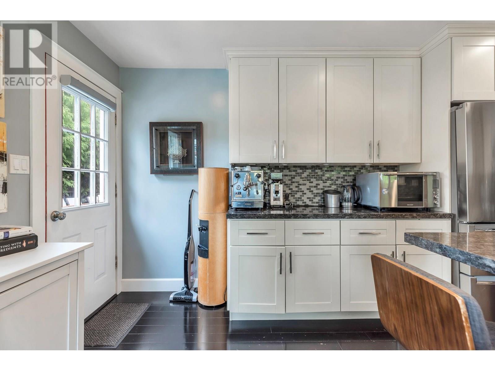 5029 6 Avenue, Delta