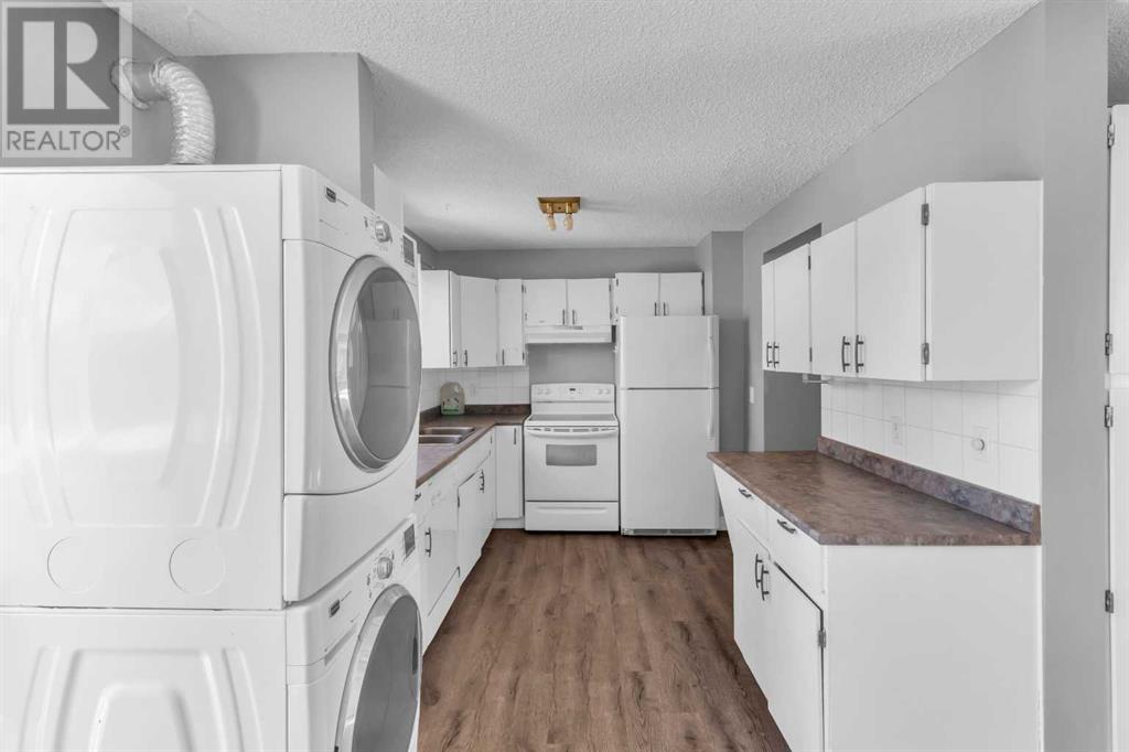 Single Family House for Sale in  Pinemill Mews NE Pineridge Calgary 
