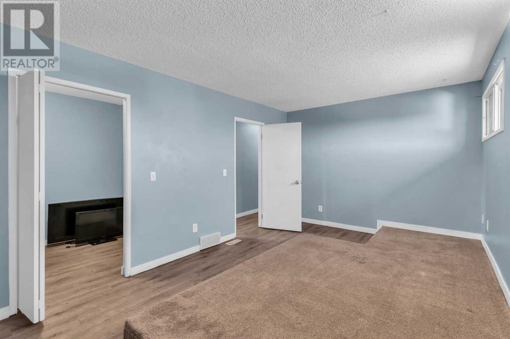 Single Family House for Sale in  Pinemill Mews NE Pineridge Calgary 