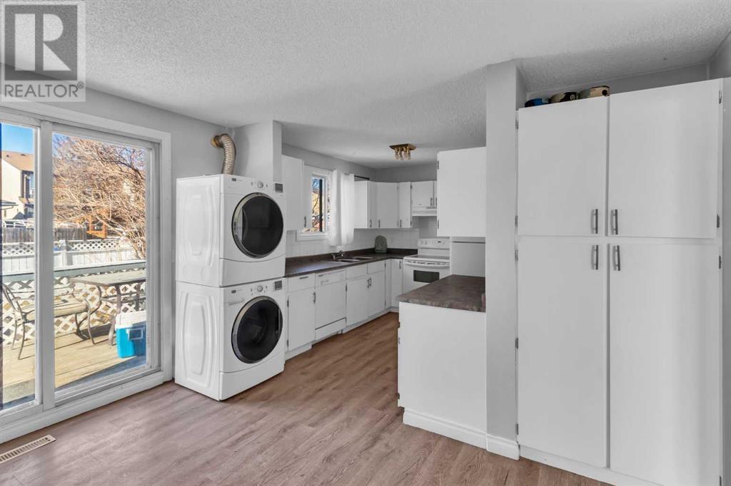Single Family House for Sale in  Pinemill Mews NE Pineridge Calgary 