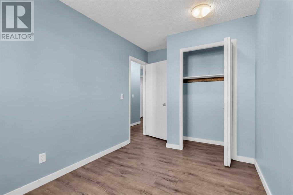 Single Family House for Sale in  Pinemill Mews NE Pineridge Calgary 