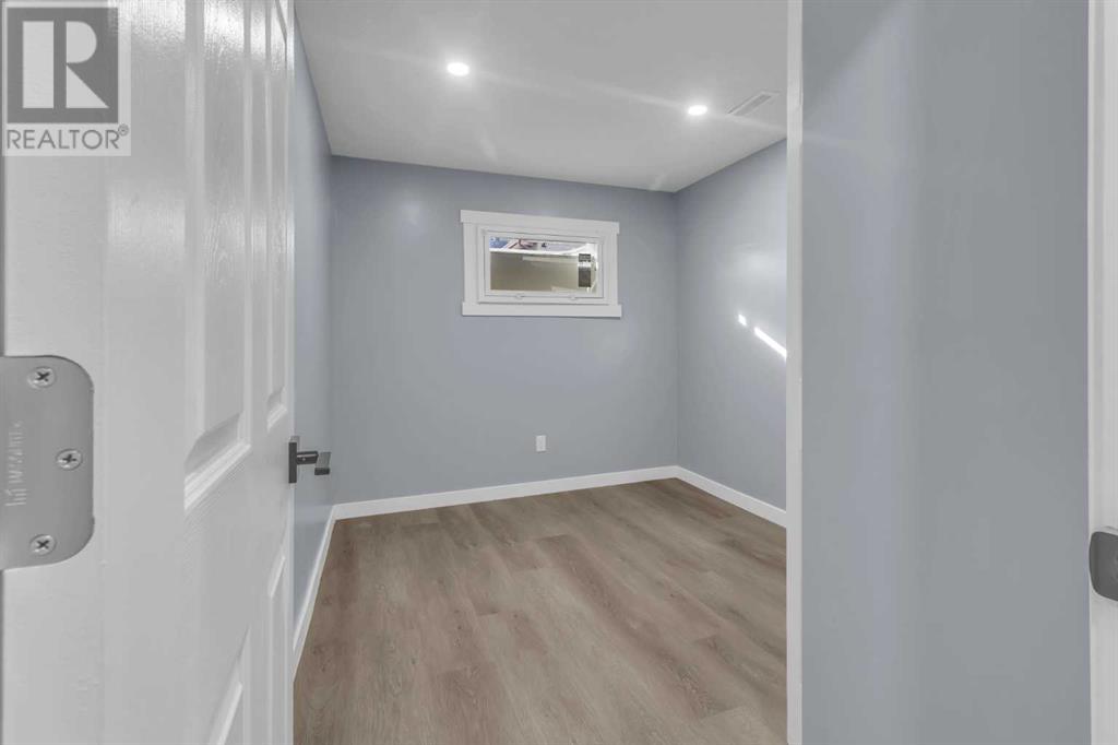 Single Family House for Sale in  Pinemill Mews NE Pineridge Calgary 