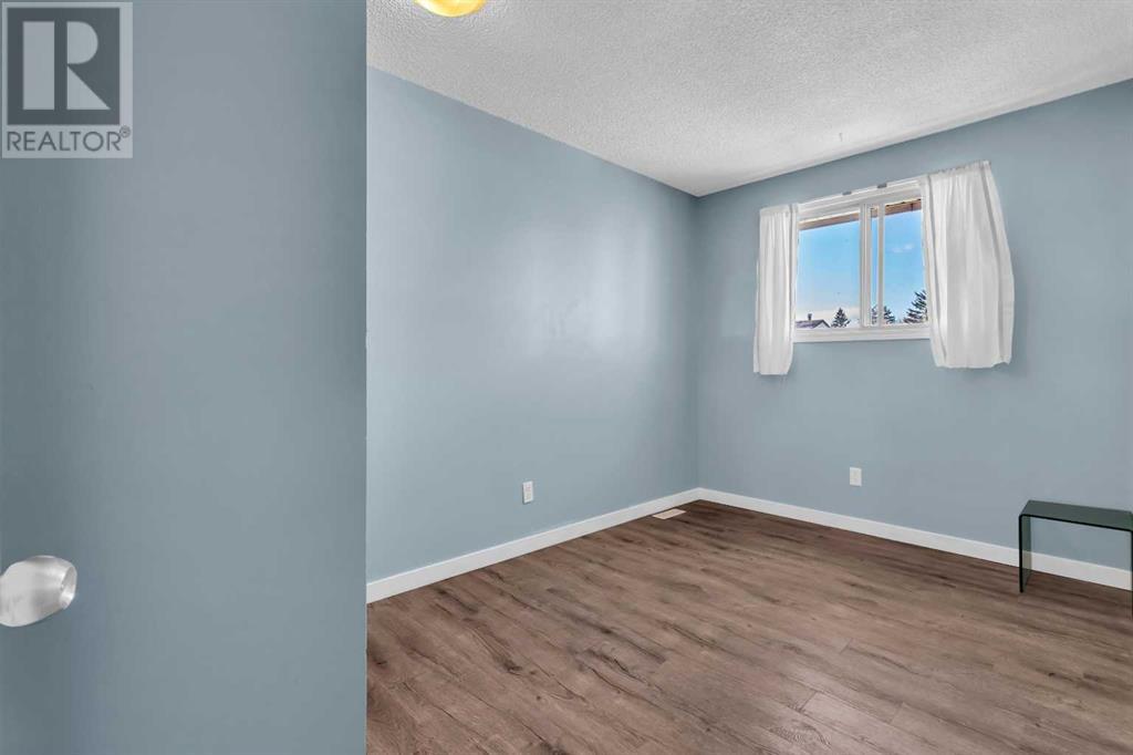 Single Family House for Sale in  Pinemill Mews NE Pineridge Calgary 