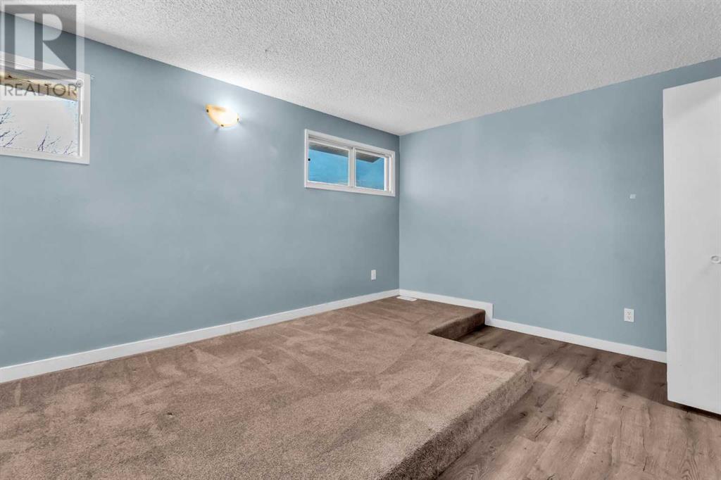 Single Family House for Sale in  Pinemill Mews NE Pineridge Calgary 