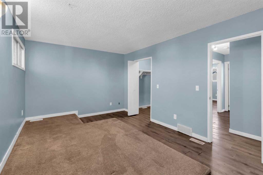 Single Family House for Sale in  Pinemill Mews NE Pineridge Calgary 