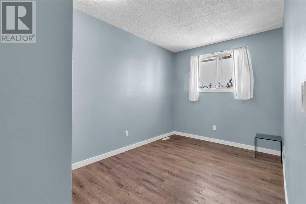 Single Family House for Sale in  Pinemill Mews NE Pineridge Calgary 