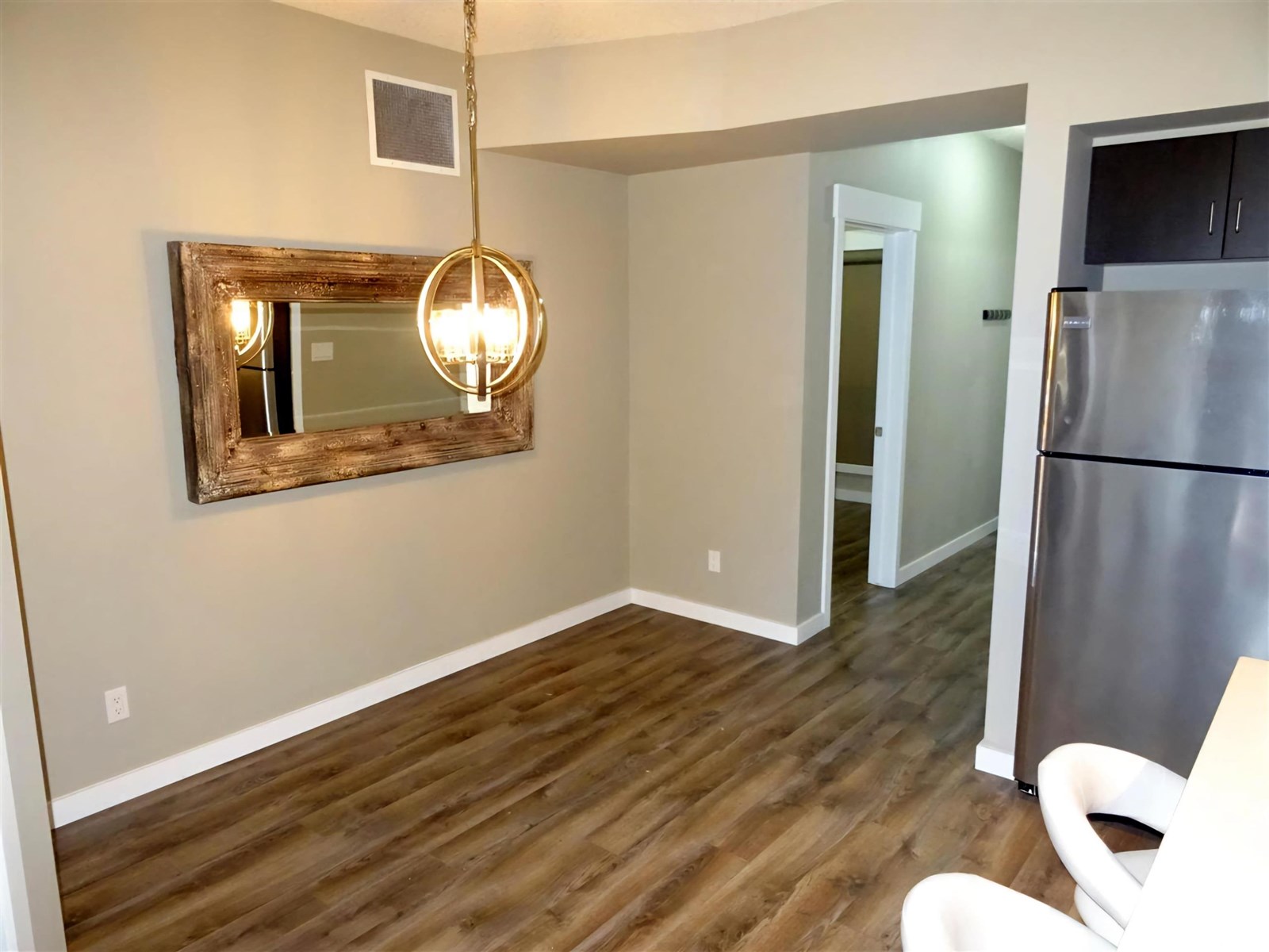 Photo 6 of 108 10518 113 St Nw, Edmonton AB