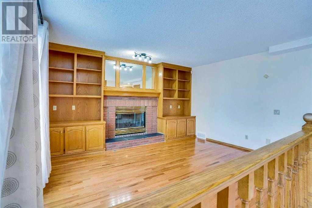 Single Family House for Sale in  Santana Road NW Sandstone Valley Calgary 