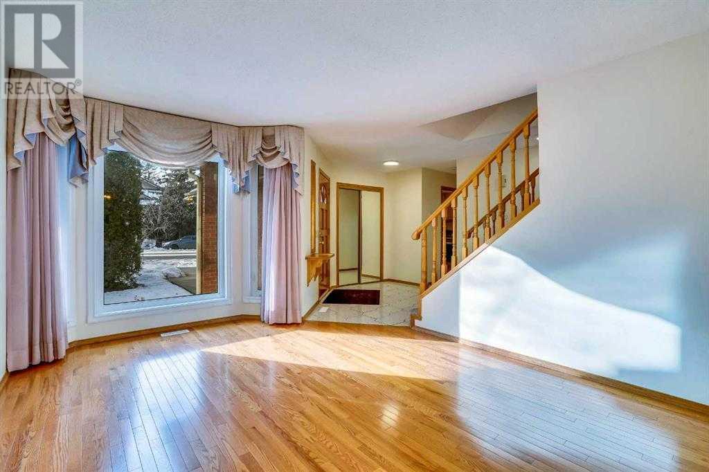 Single Family House for Sale in  Santana Road NW Sandstone Valley Calgary 