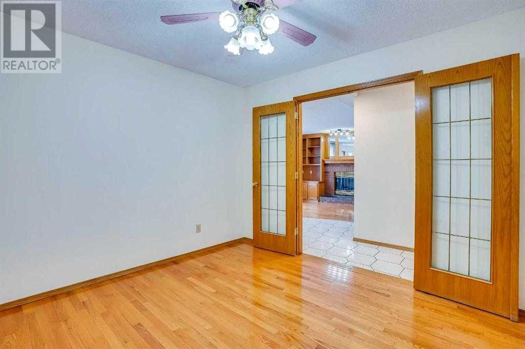 Single Family House for Sale in  Santana Road NW Sandstone Valley Calgary 