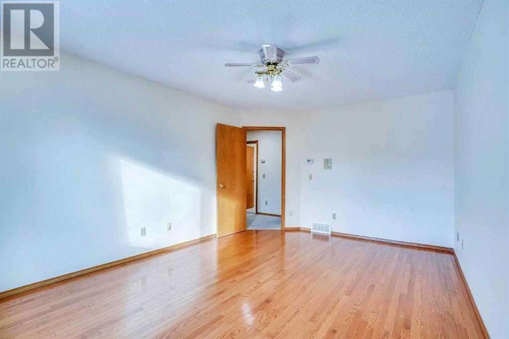 Single Family House for Sale in  Santana Road NW Sandstone Valley Calgary 